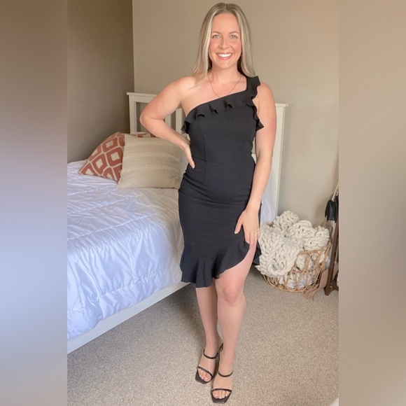 Bodycon Ruffle Dress - Picture 2 of 7